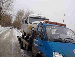 Фото процесса перевозки авто на платформе эвакуатора